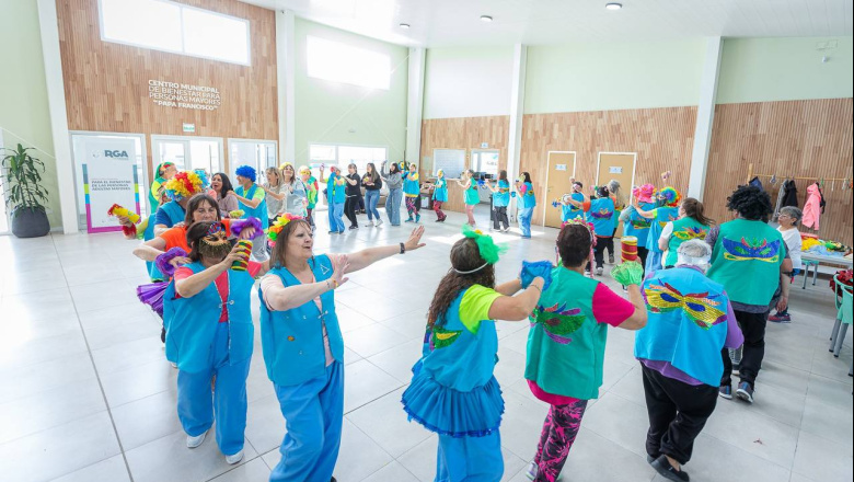 Martín Perez visitó el Centro Municipal de Bienestar de Personas Mayores “Papa Francisco”