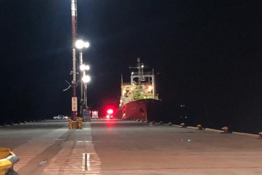 Ushuaia: Se activó el protocolo de emergencia del puerto y realizaron 7 hisopados a tripulantes de un buque