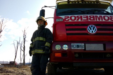 Vanesa y la historia de quien es la única mujer en el cuerpo de Bomberos de Tolhuin