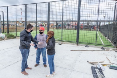 "Este verano finalizaremos 10 playones deportivos en la ciudad"