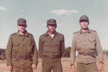 El soldado de Malvinas que tardó 32 años en devolverle dos naranjas a un cabo inglés que se había convertido en el creador del reality La Voz