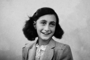 La captura y el calvario de Ana Frank: ¿hubo un delator o los nazis la encontraron por azar?