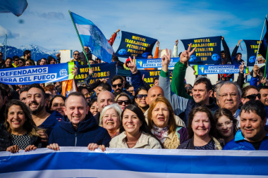 Gran convocatoria de Defendamos Tierra del Fuego en Ushuaia