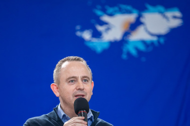 "Nuestra soberanía está arriba de la mesa de negociaciones de Trump y Milei"